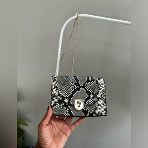 Banana Republic chain purse